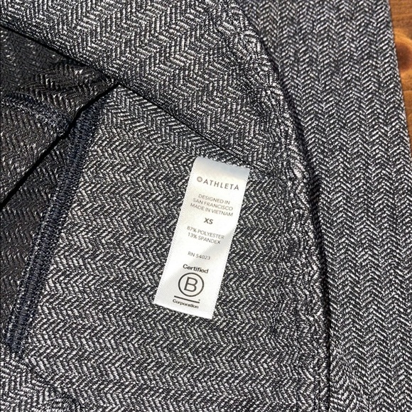 Athleta Gray Leggings with Stretchy Fabric and Full Length Fit - Picture 3 of 5